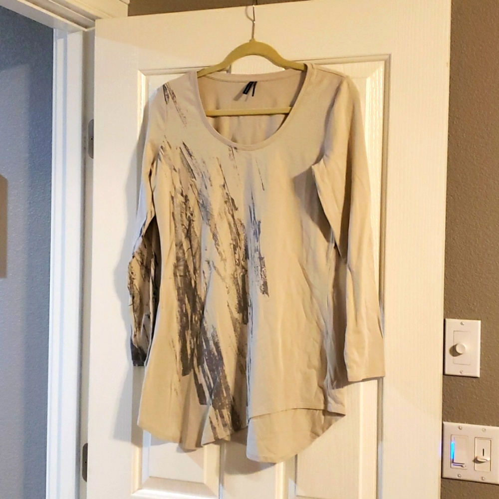 Long sleeve tunic with metallic streaks
